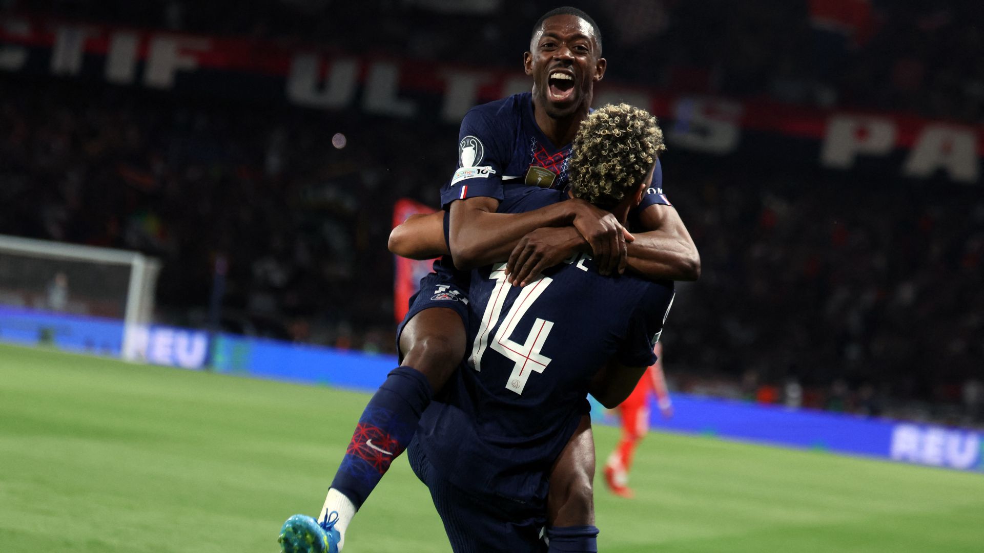 正規品　選手支給用　PSG 19-20 ホーム　ムバッペ　CL仕様　MERCI付 正規品 選手支給用 PSG 19-20 ホーム ムバッペ CL仕様 MERCI付 パリ
